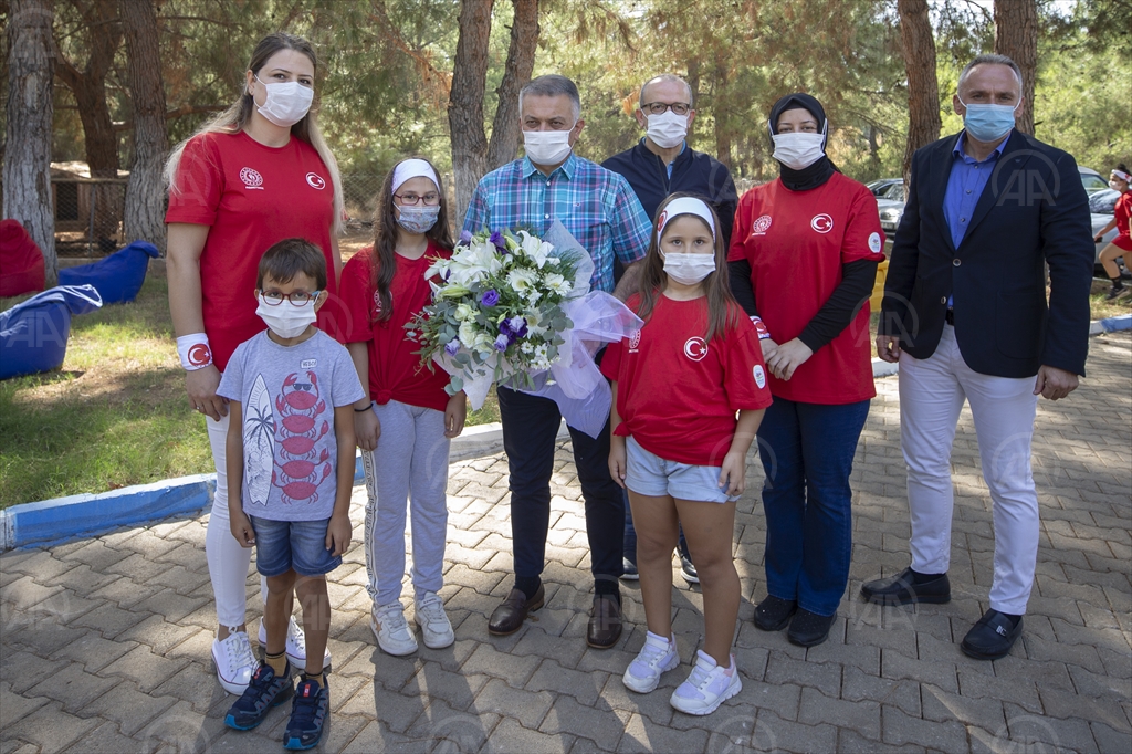 Antalya Valisi Sağlık Çalışanlarının Kampında Açıklama Yaptı