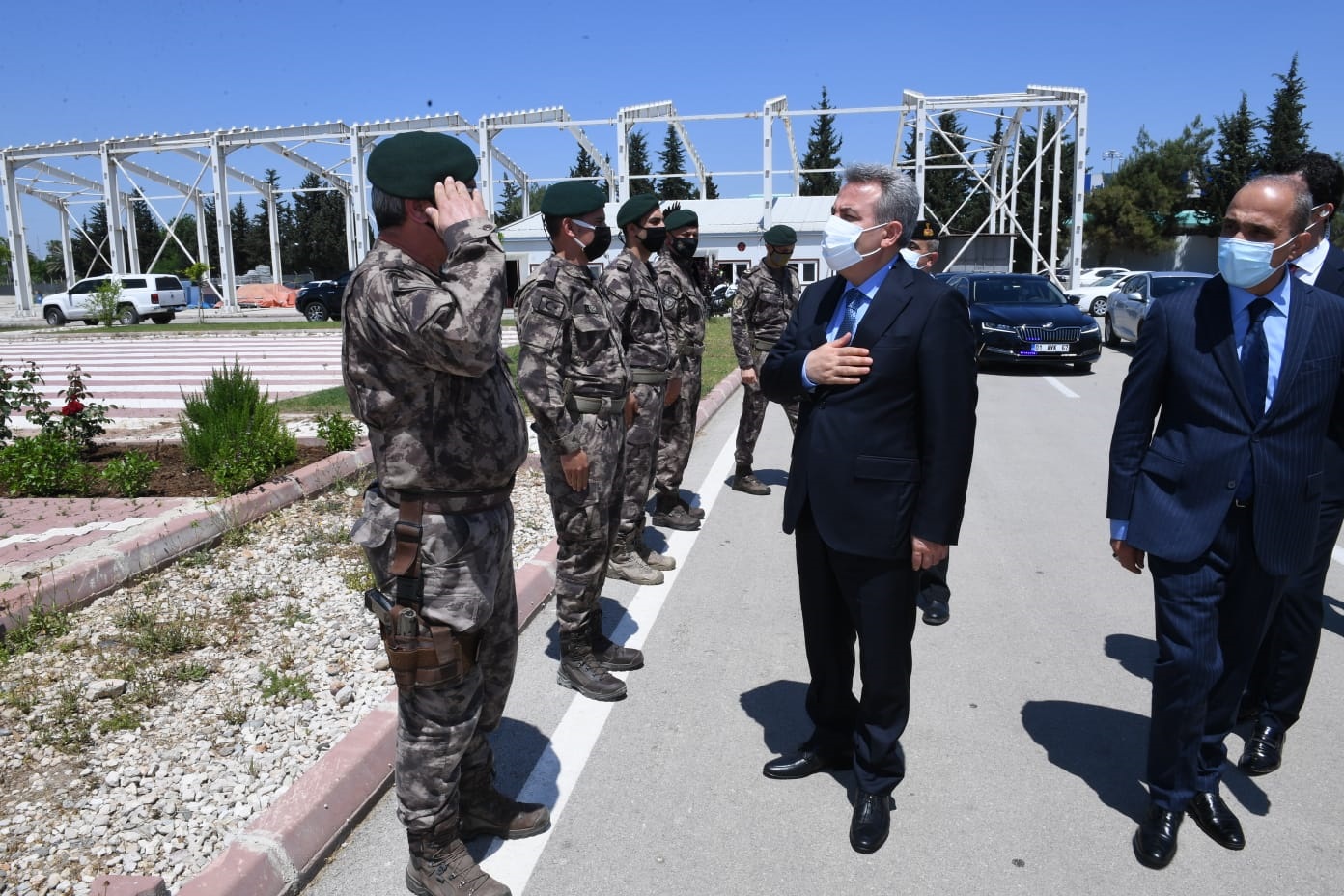 Adana Valisi Bayram Zİyaretlerine Devam etti